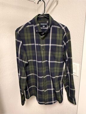 Mizzen+Main Olive Green & Navy Plaid Performance Button-Down